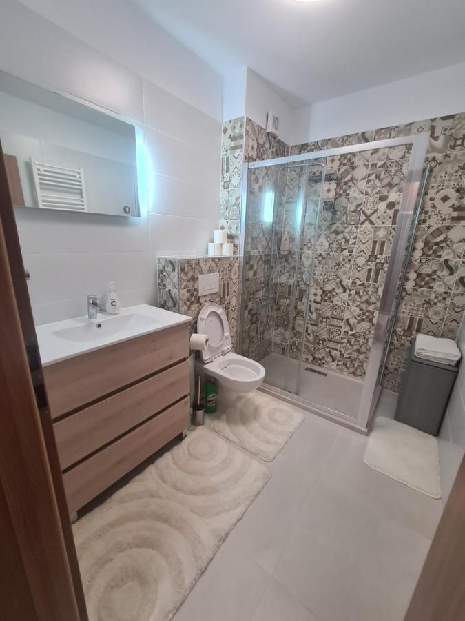 Ghencea 158 L2.2 דירה *